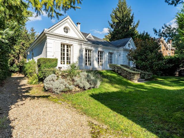 Vente Villa 8 pièces 216 m2 La Celle Saint Cloud