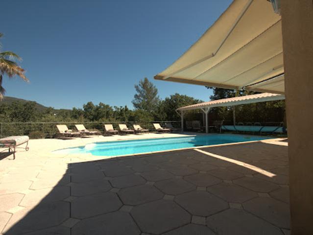 Vente Villa 8 pièces 220 m2 Solliès Toucas
