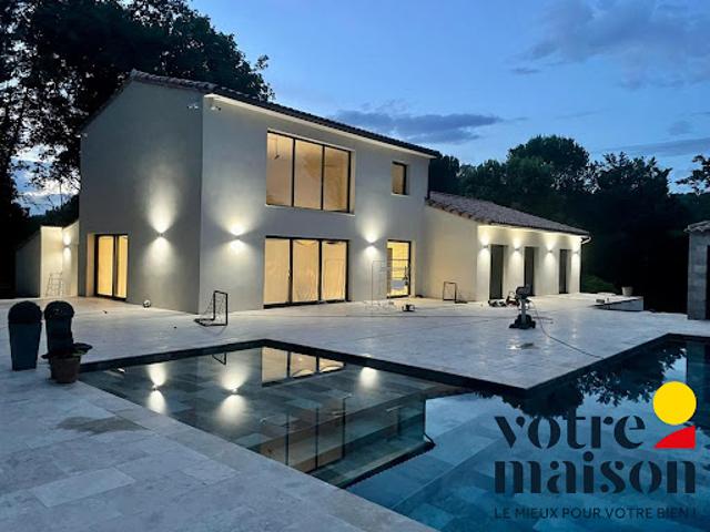 Vente Villa 8 pièces 223.8 m2 Simiane Collongue