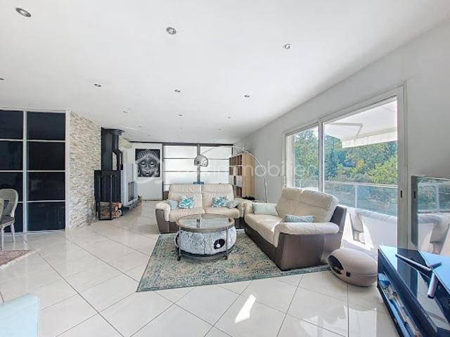 Vente Villa 8 pièces 230.75 m2 Cabasse