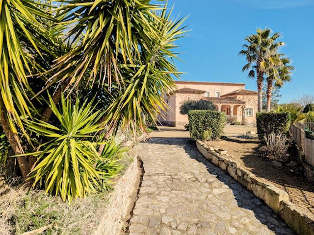 Vente Villa 8 pièces 230 m2 Espondeilhan