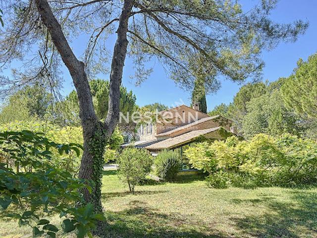 Vente Villa 8 pièces 235 m2 Rognes