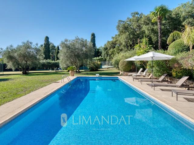 Vente Villa 8 pièces 237 m2 Auribeau sur Siagne