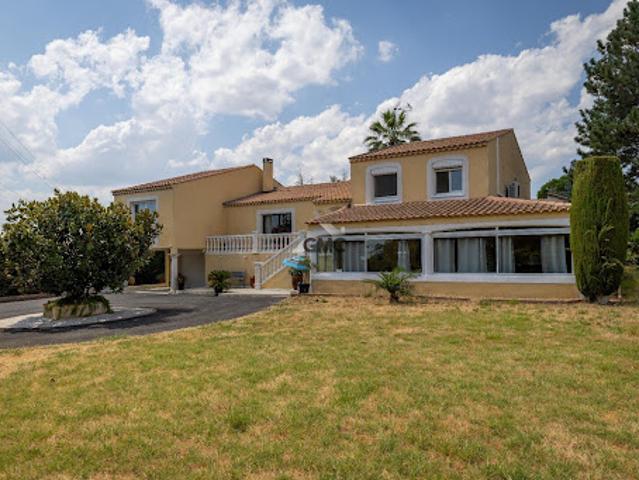 Vente Villa 8 pièces 237 m2 Servian