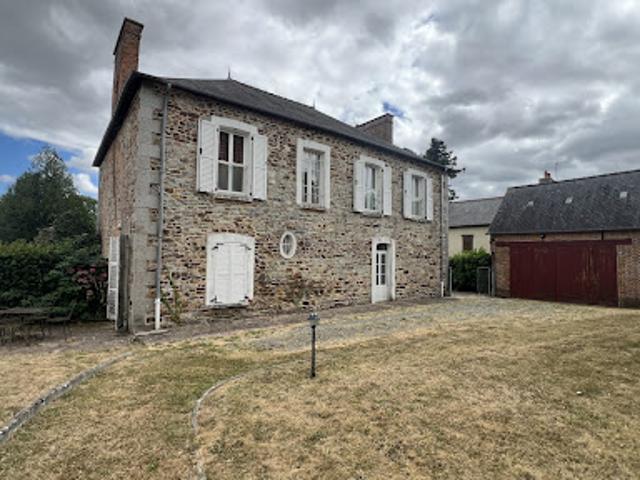 Vente Villa 8 pièces 242.67 m2 Saint Aubin d'Aubigné