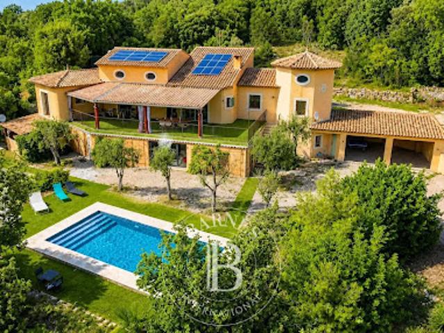 Vente Villa 8 pièces 248.8 m2 Saint Cézaire sur Siagne