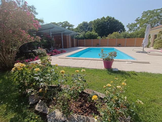 Vente Villa 8 pièces 248 m2 Coutras