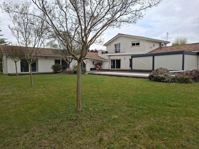 Vente Villa 8 pièces 251 m2 Tournefeuille