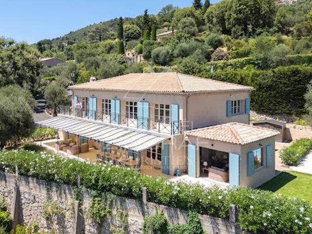 Vente Villa 8 pièces 255.13 m2 Spéracèdes