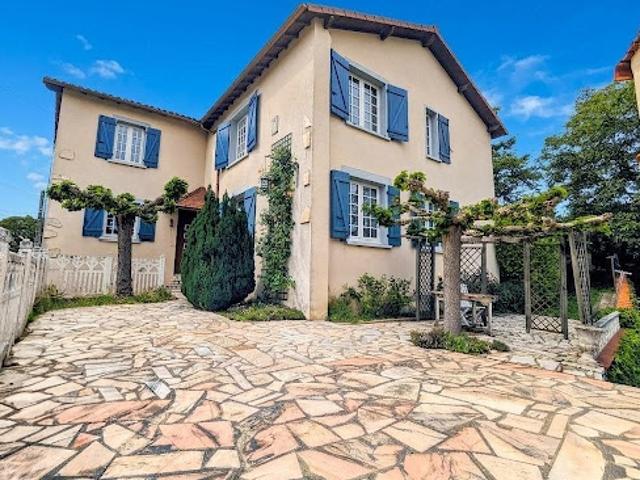 Vente Villa 8 pièces 262 m2 Saint Just la Pendue