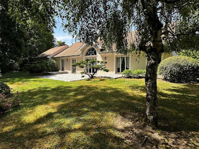 Vente Villa 8 pièces 263 m2 Ozoir la ferriere