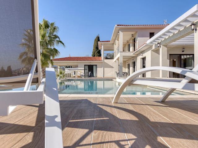 Vente Villa 8 pièces 280.92 m2 Châteauneuf Grasse