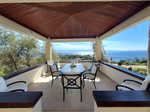 Vente Villa 8 pièces 280 m2 Ajaccio