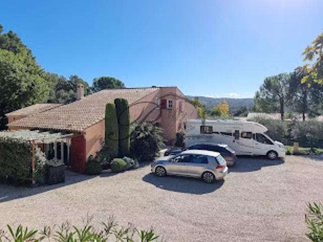 Vente Villa 8 pièces 300 m2 La Bastidonne
