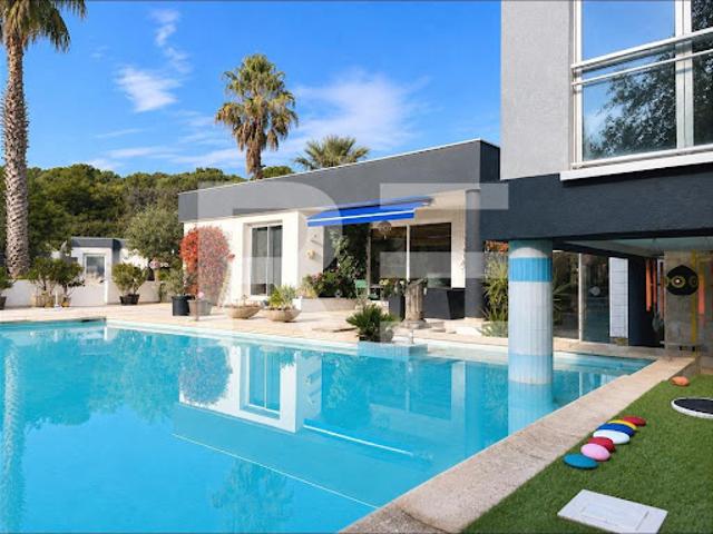 Vente Villa 8 pièces 323.91 m2 Villetelle