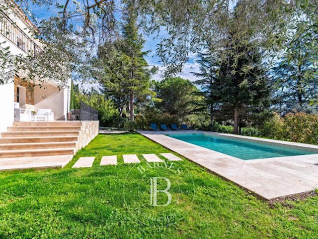 Vente Villa 8 pièces 324.65 m2 Valbonne