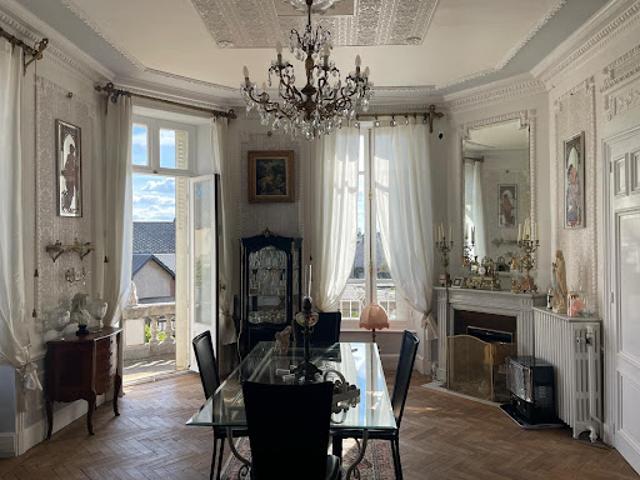 Vente Villa 8 pièces 340 m2 Mauriac