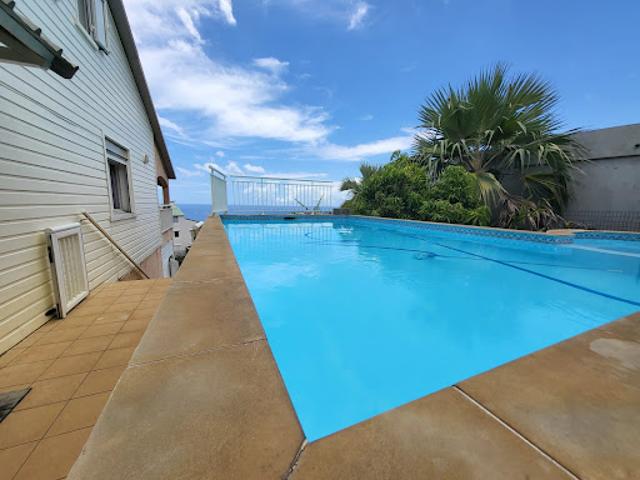 Vente Villa 9 pièces 210 m2 Saint Gilles Les Bains