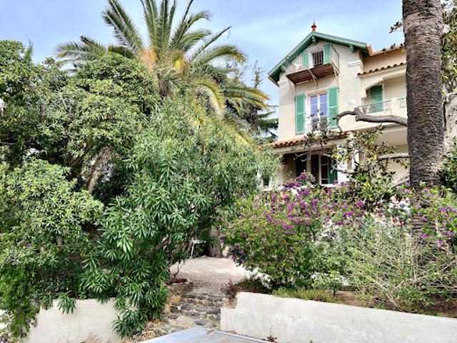 Vente Villa 9 pièces 225.58 m2 Sainte Maxime