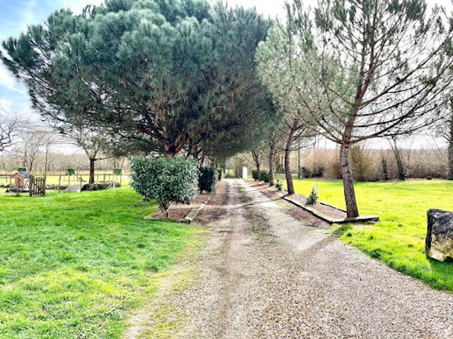 Vente Villa 9 pièces 226 m2 Plaisance