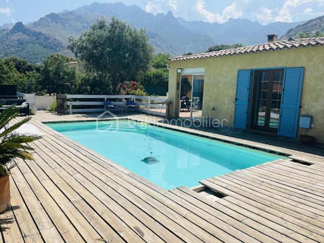 Vente Villa 9 pièces 230 m2 Calvi
