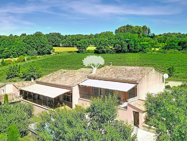 Vente Villa 9 pièces 230 m2 Saignon