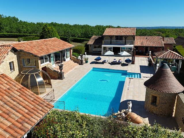Vente Villa 9 pièces 235 m2 Hautefort