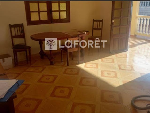 Vente Villa 9 pièces 240 m2 Ducos