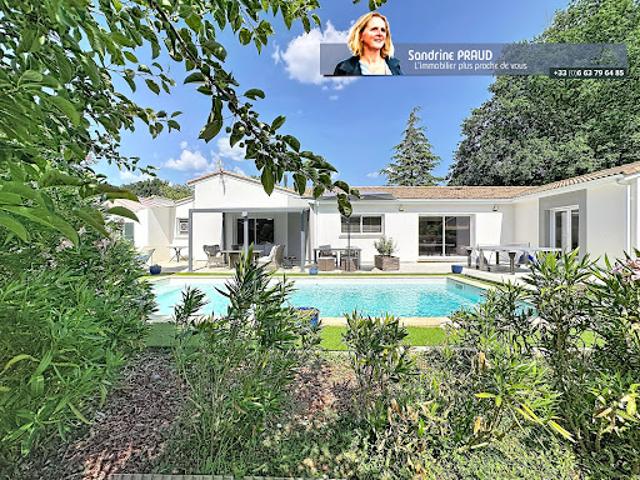 Vente Villa 9 pièces 250 m2 Coutras