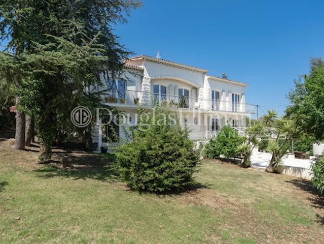 Vente Villa 9 pièces 258 m2 La Roquette sur Siagne