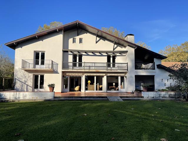 Vente Villa 9 pièces 293 m2 Peyrehorade