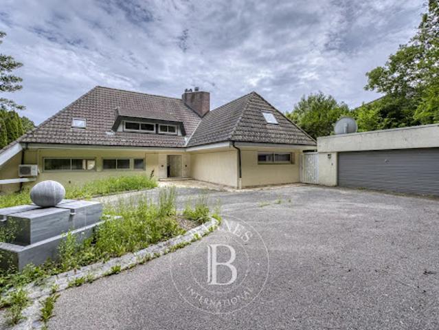 Vente Villa 9 pièces 321.59 m2 Divonne les Bains