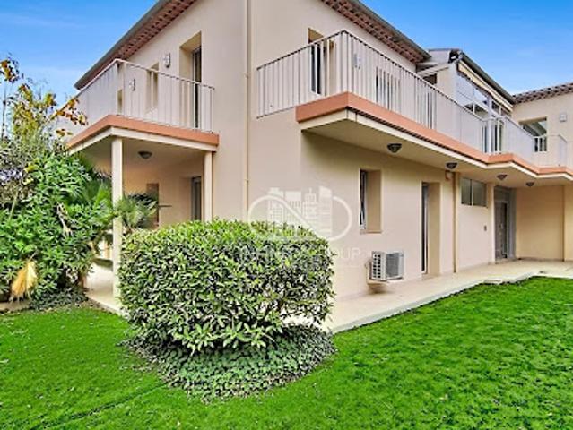 Vente Villa 13 pièces 256 m2 Antibes