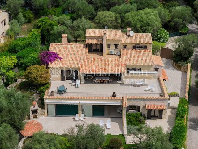 Vente Villa 10 pièces 230 m2 Tourrettes sur Loup