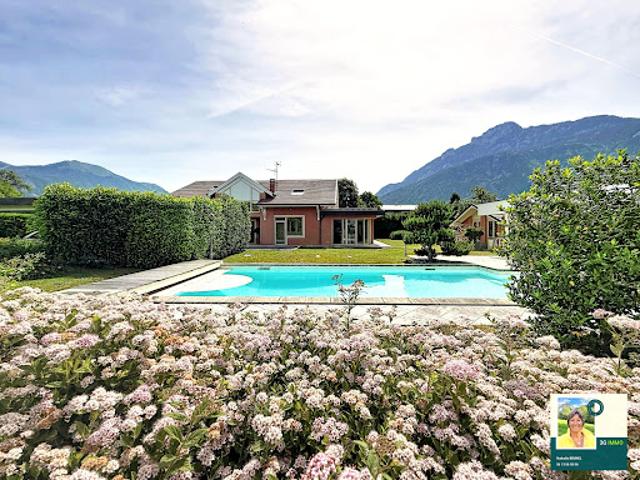 Vente Villa 10 pièces 250 m2 Saint Pierre en Faucigny