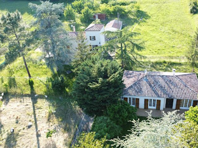 Vente Villa 10 pièces 252 m2 Bon Encontre