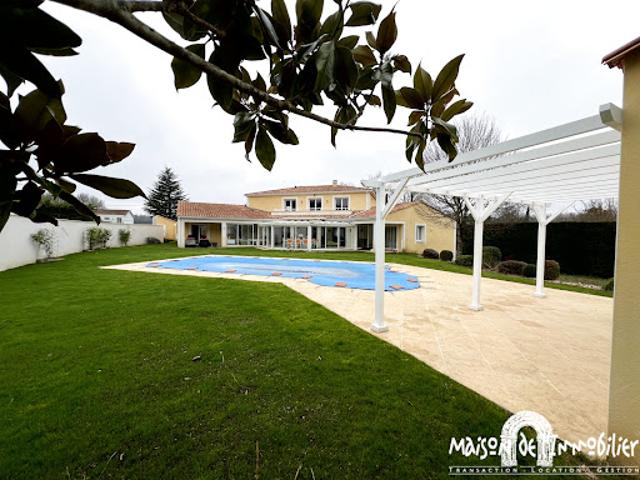 Vente Villa 10 pièces 321 m2 Val de Cognac
