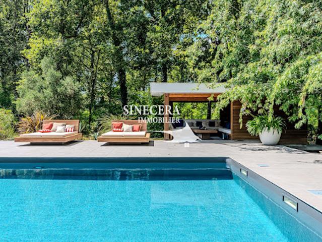 Vente Villa 10 pièces 374 m2 Salles