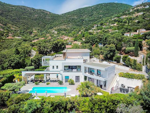 Vente Villa 10 pièces 380 m2 Cavalaire sur Mer