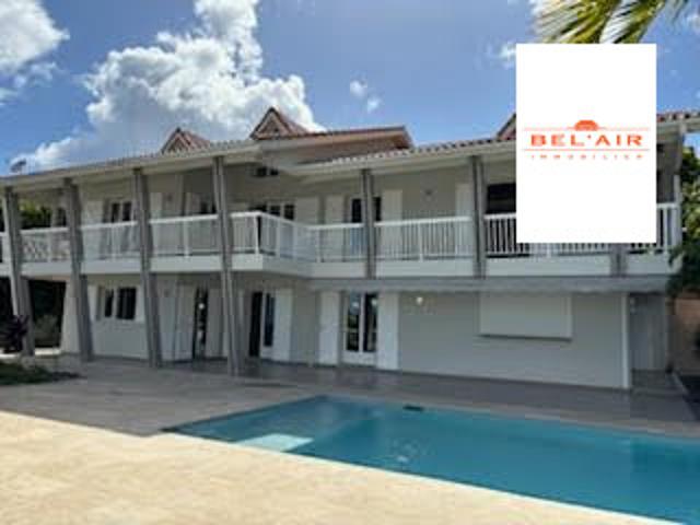 Vente Villa 11 pièces 245.55 m2 Schoelcher