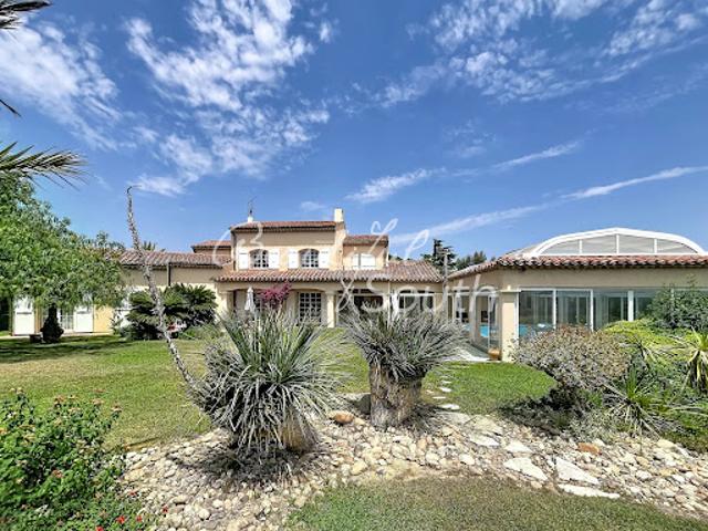 Vente Villa 11 pièces 285 m2 Saint Féliu d'Avall