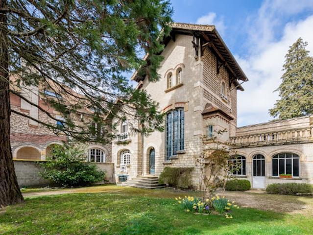 Vente Villa 11 pièces 303 m2 Fontainebleau