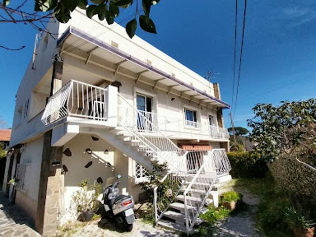 Vente Villa 12 pièces 238 m2 Hyeres