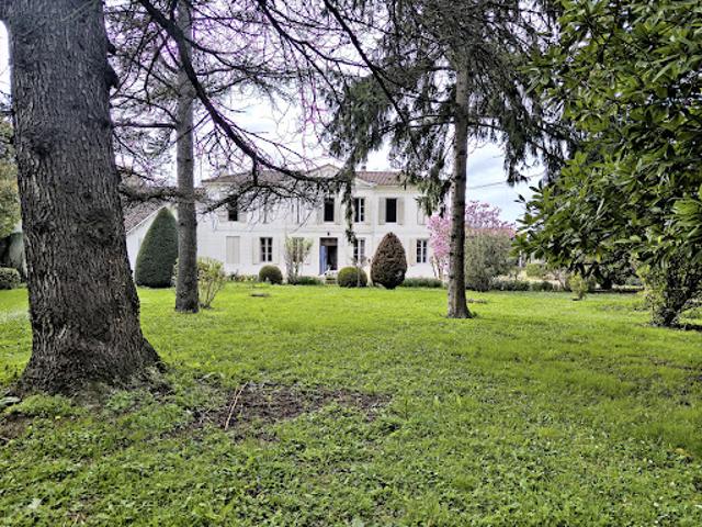 Vente Villa 12 pièces 276 m2 Faleyras