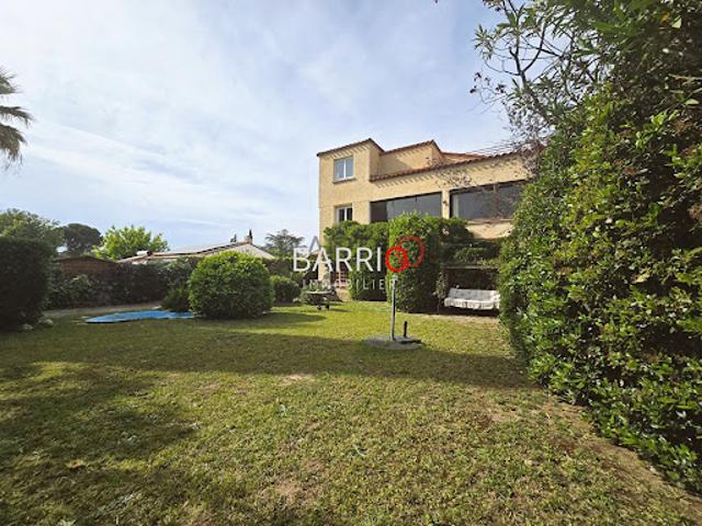 Vente Villa 12 pièces 308 m2 Saint Génis des Fontaines