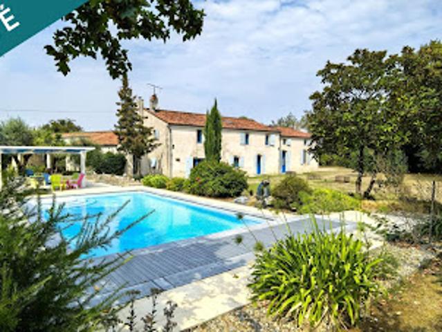 Vente Villa 18 pièces 370 m2 Taillant