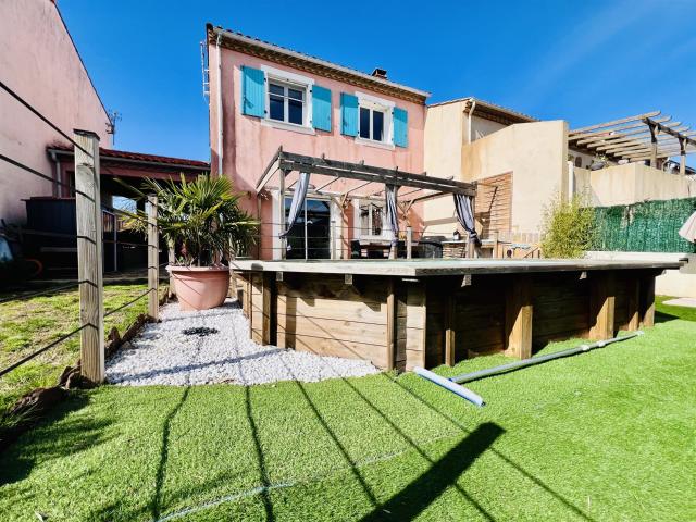 Vente villa T4 de 90m2 avec piscine sur un terrain de 206m2 90m² Clermont L'hérault
