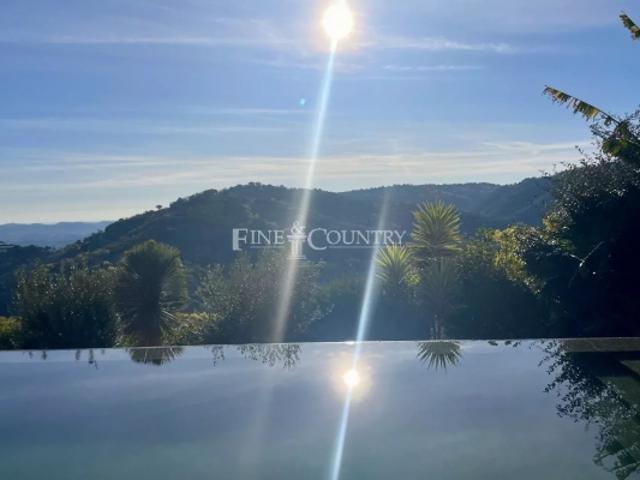 Vente villa vue mer piscine au calme hauteurs Mandelieu
