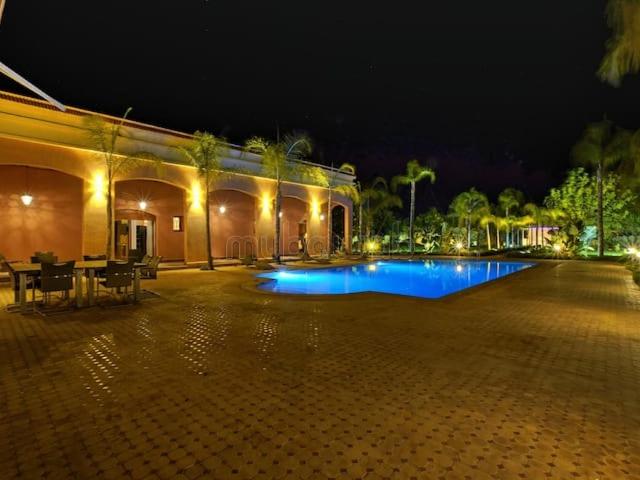 Vente villa de luxe à Route de Fez. 7 pièces confortables. Meublé