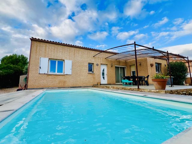 Vente villa de plain pied T5 garage piscine sur 450m2